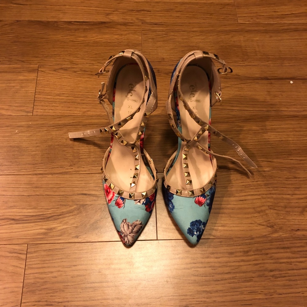 Mint Floral Size 10 Rue 21 Studded Heel. Worn Once